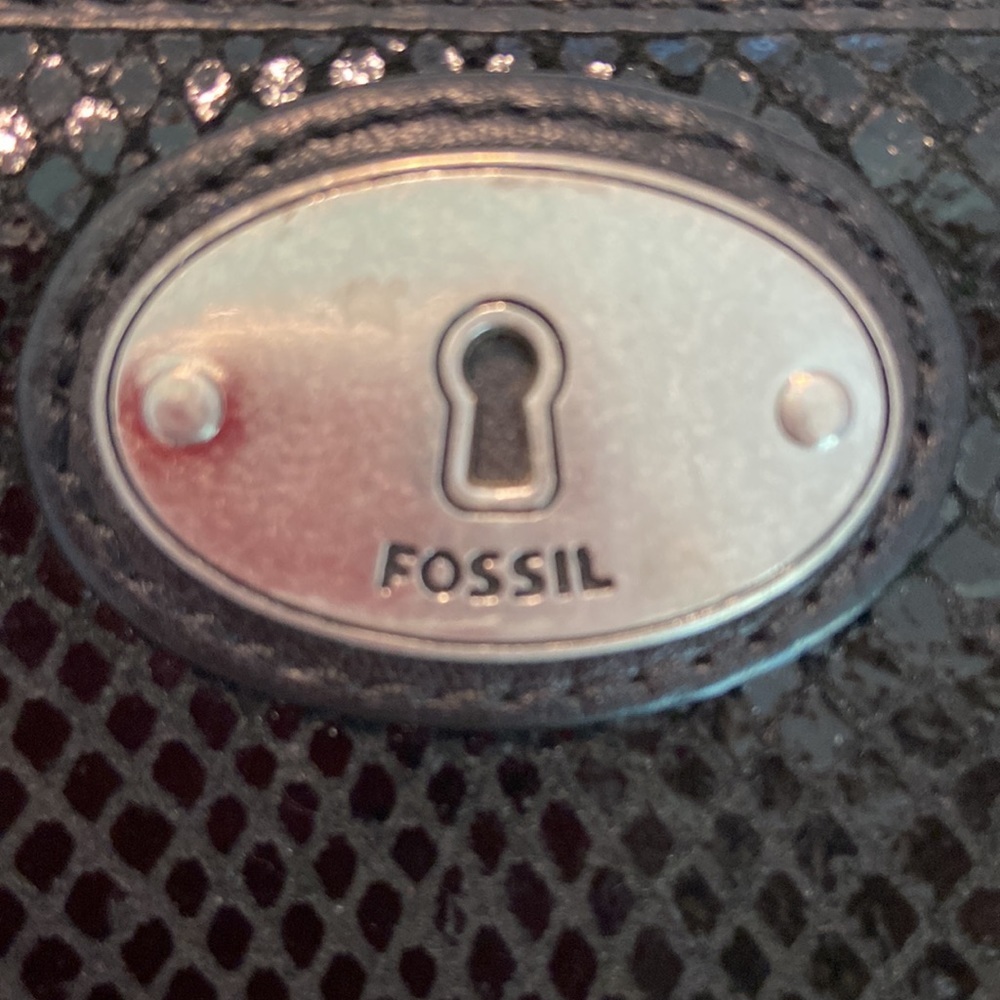 Fossil Wallet/ Wristlet in excellent condition - Picture 3 of 8